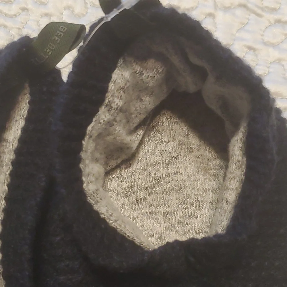 NWOT BOMBAS THE GRIPPER SLIPPER, SIZE: MEDIUM